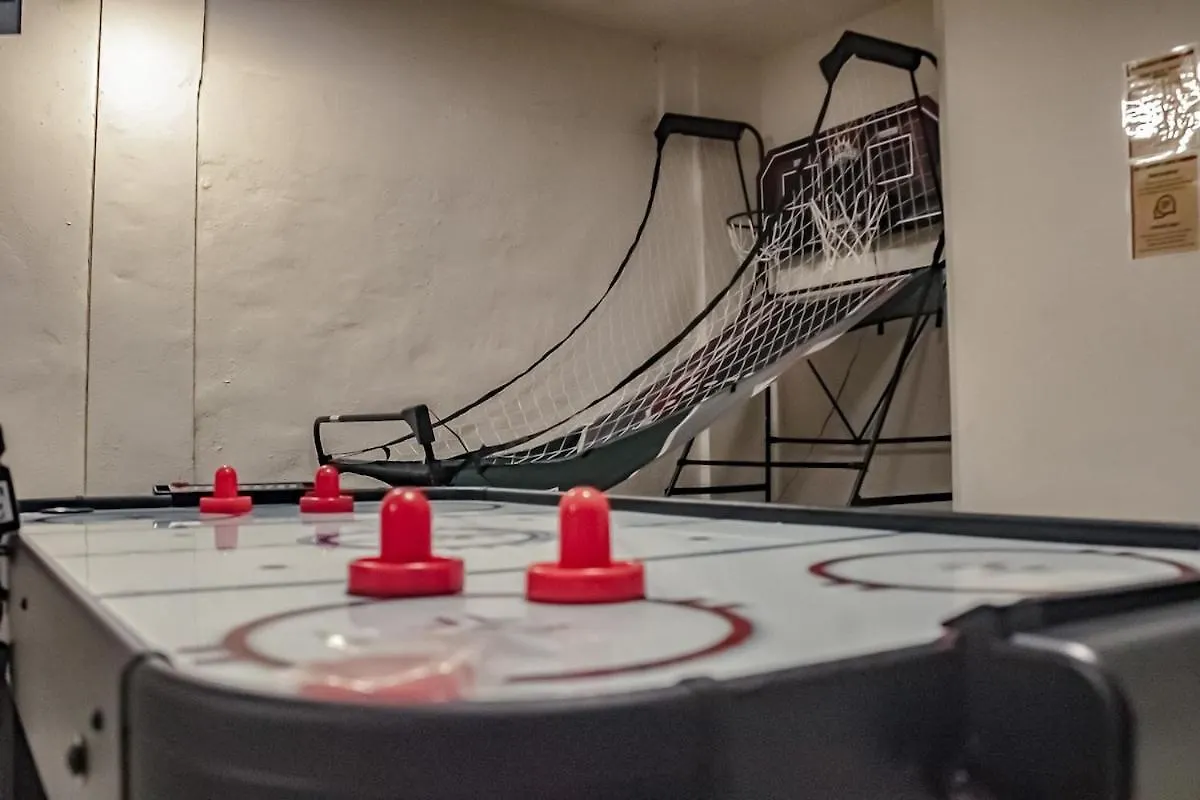 8Br Near Airport, Pool, Rooftop And Game Room Carolina 0*,  Puerto Rico
