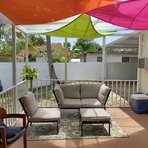 Family Getaway With Private Parking & Swimming Pool Holiday home